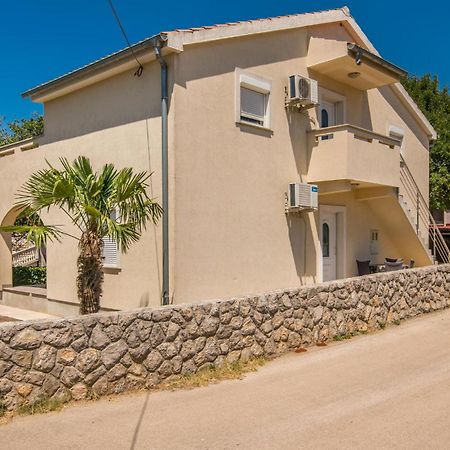 Cozy Apartment In Malinska Dubasnica With Wifi Extérieur photo