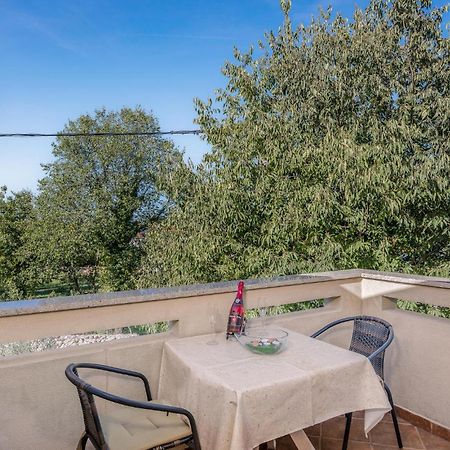 Cozy Apartment In Malinska Dubasnica With Wifi Extérieur photo