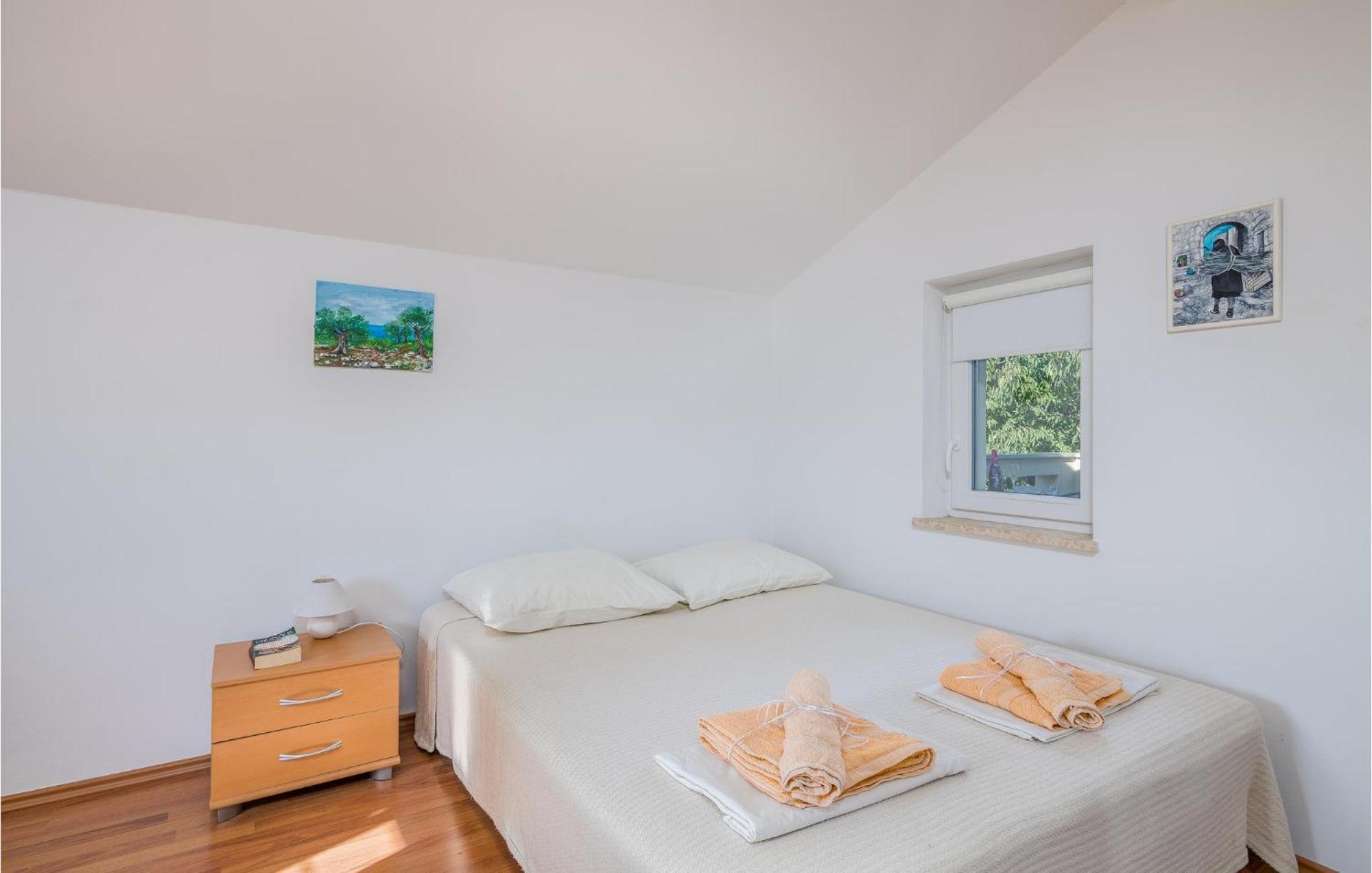 Cozy Apartment In Malinska Dubasnica With Wifi Extérieur photo