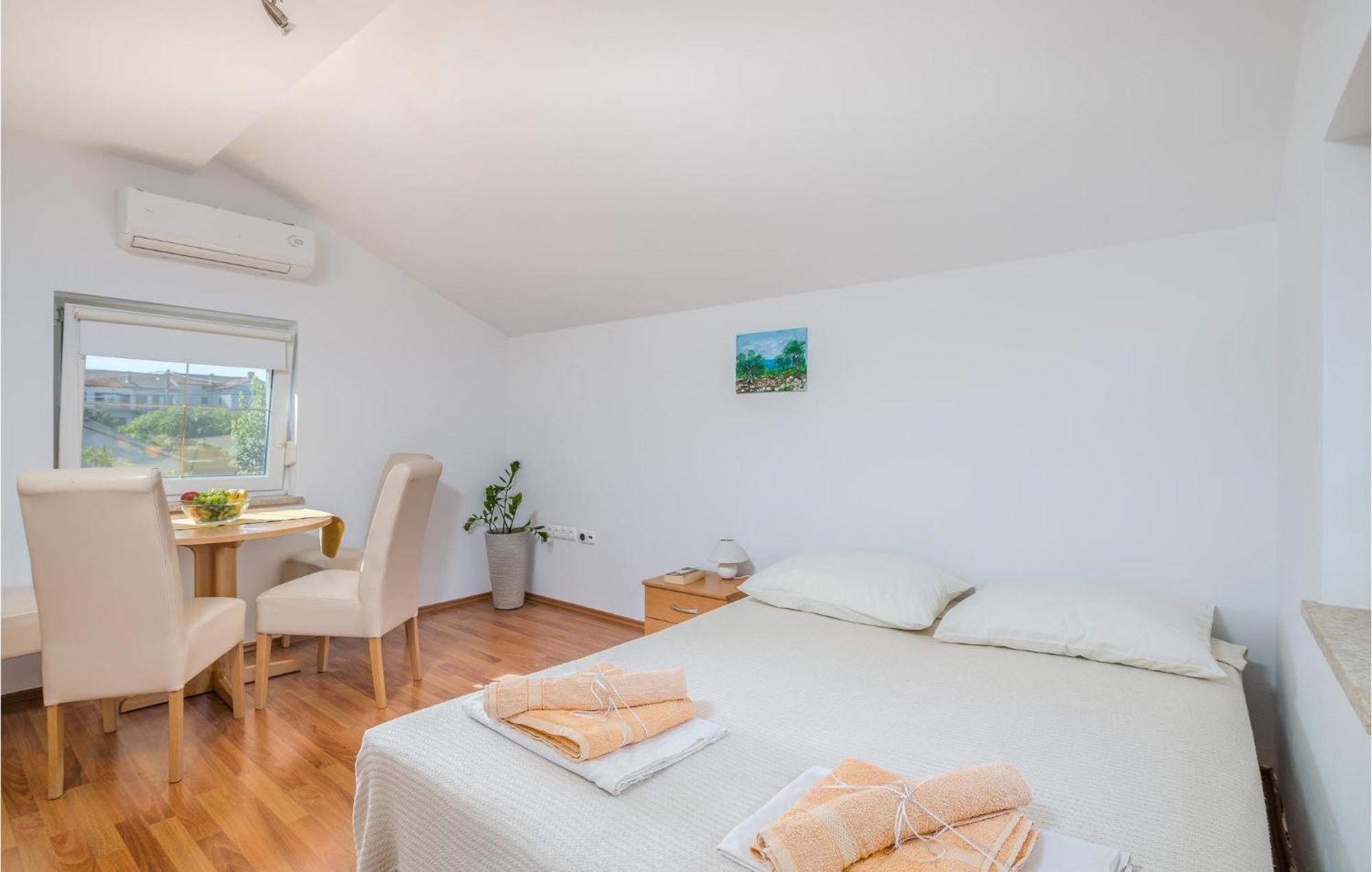 Cozy Apartment In Malinska Dubasnica With Wifi Extérieur photo
